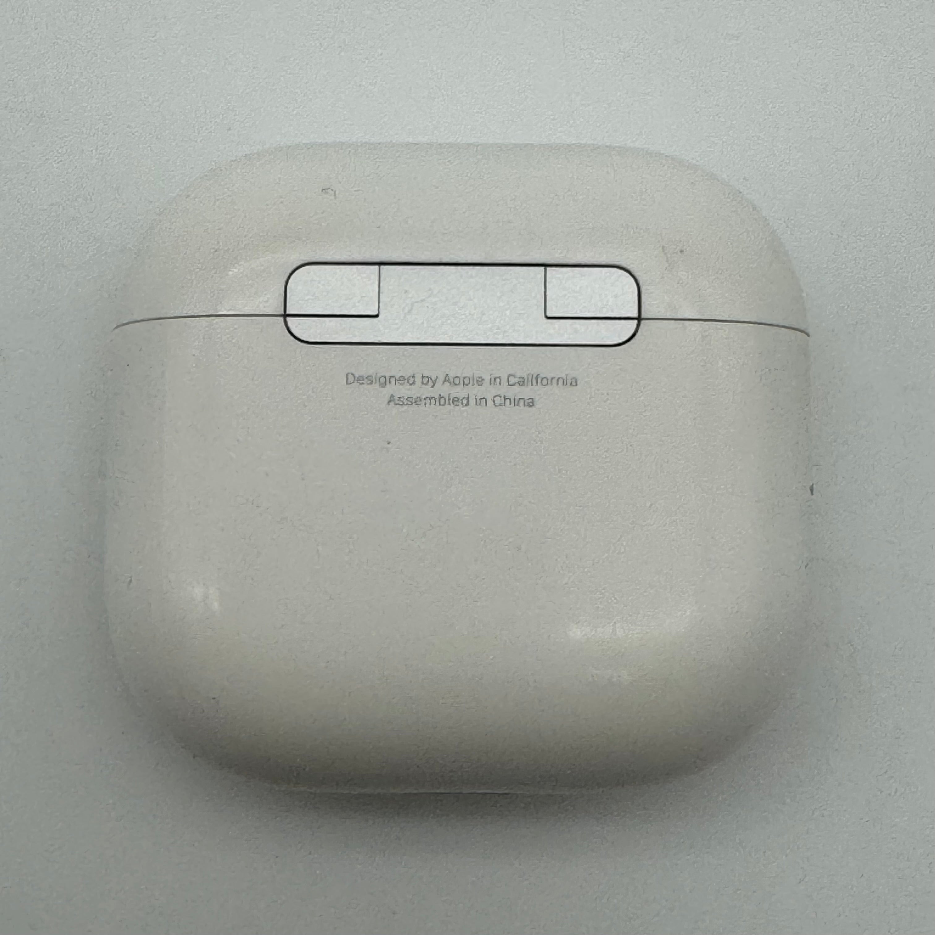 Apple AirPods 4th Gen Replacement Charging Case Only A3058 - Used