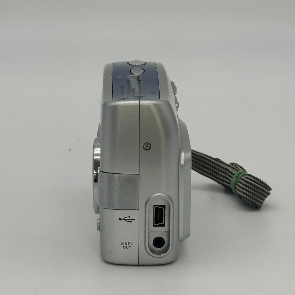 Concord Eye-Q 3040AF Digital Camera (Broken) - Silver - For Parts/Repairs Only