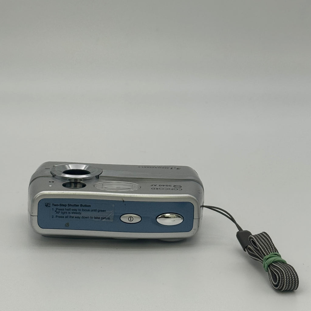 Concord Eye-Q 3040AF Digital Camera (Broken) - Silver - For Parts/Repairs Only