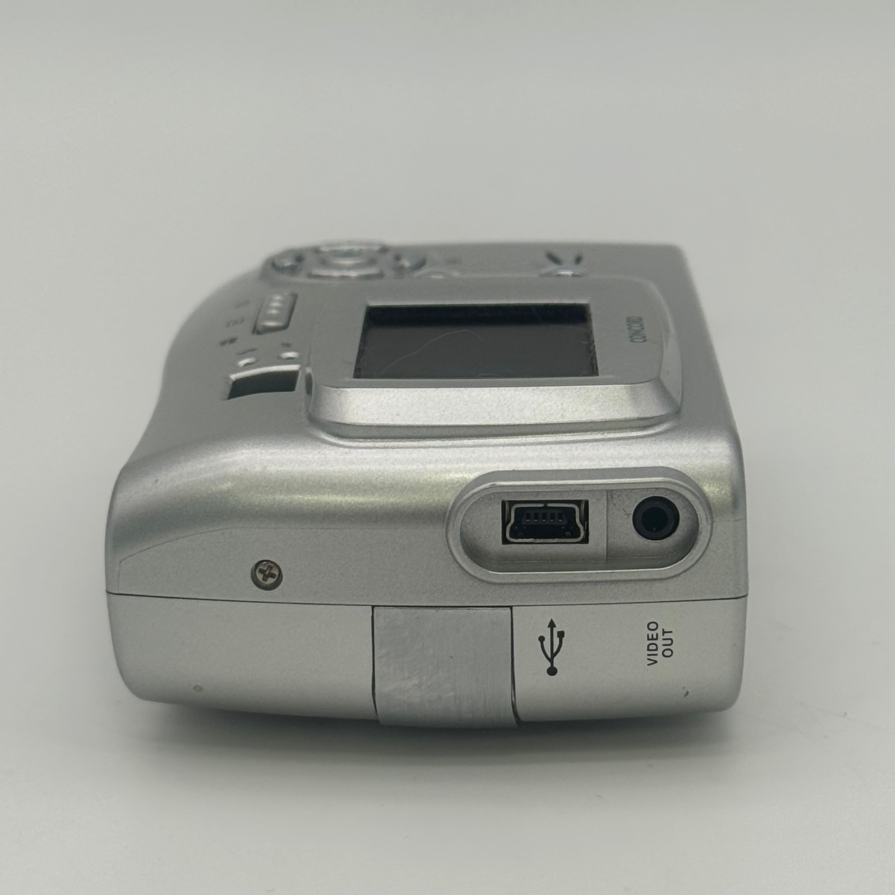 Concord Eye-Q 3040AF Digital Camera (Broken) - Silver - For Parts/Repairs Only