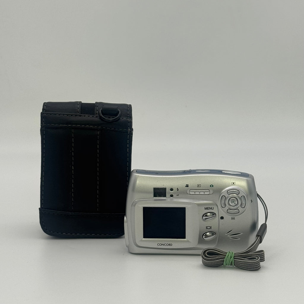 Concord Eye-Q 3040AF Digital Camera (Broken) - Silver - For Parts/Repairs Only