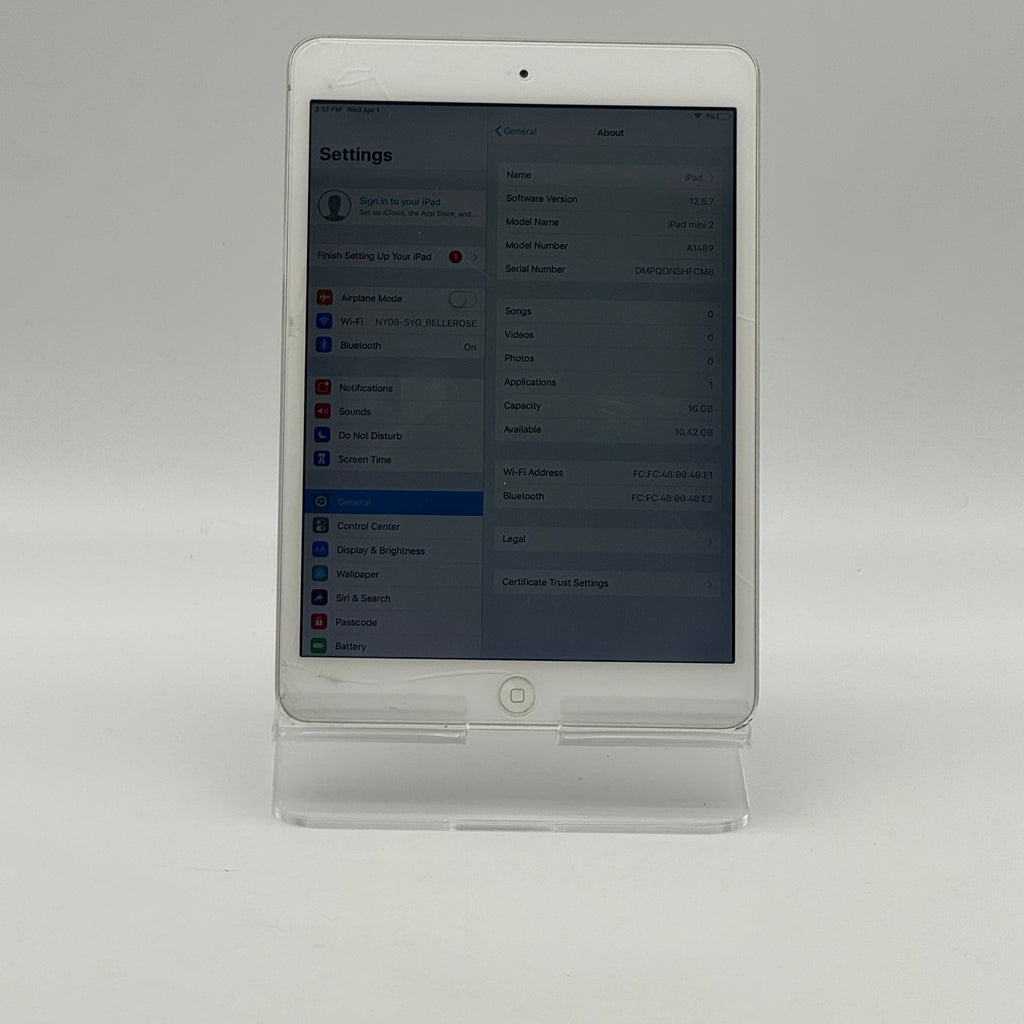 Apple iPad Mini 2nd Gen A1489 16GB WiFi Unlocked White - Fully Functional - Cracked Screen