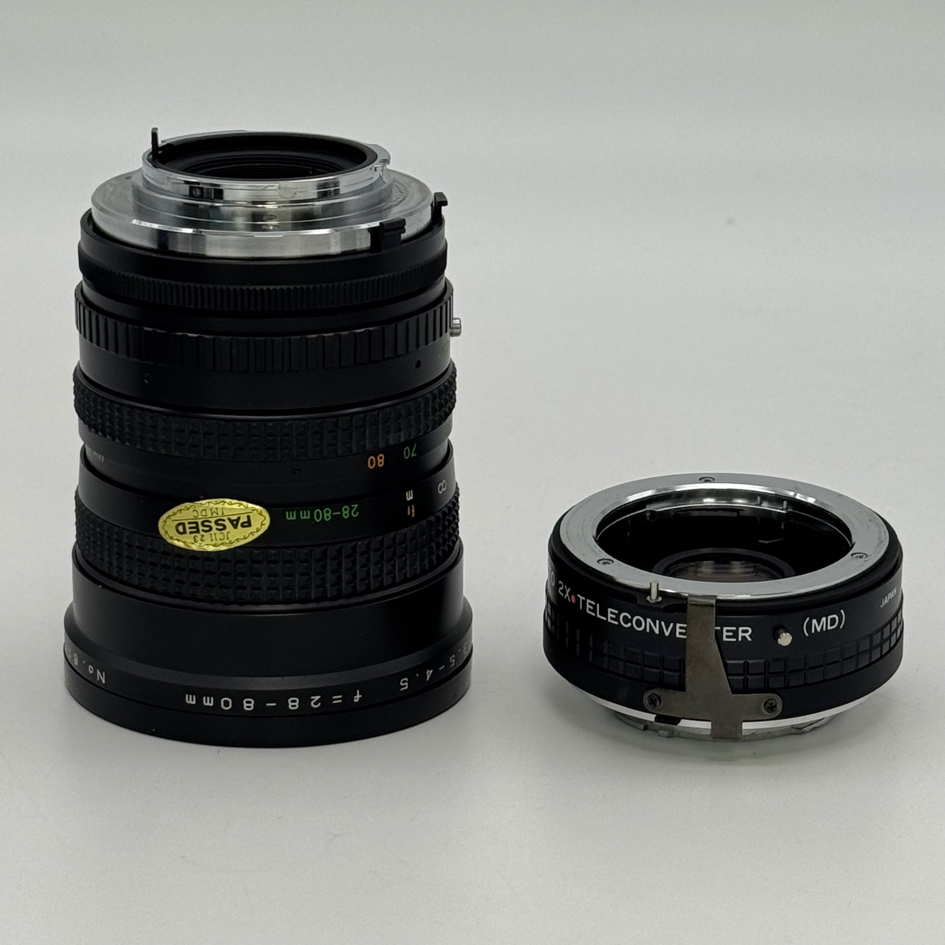 Sakar Macro Zoom 28-80mm f3.5-4.5 Camera Lens Black w/Accessories