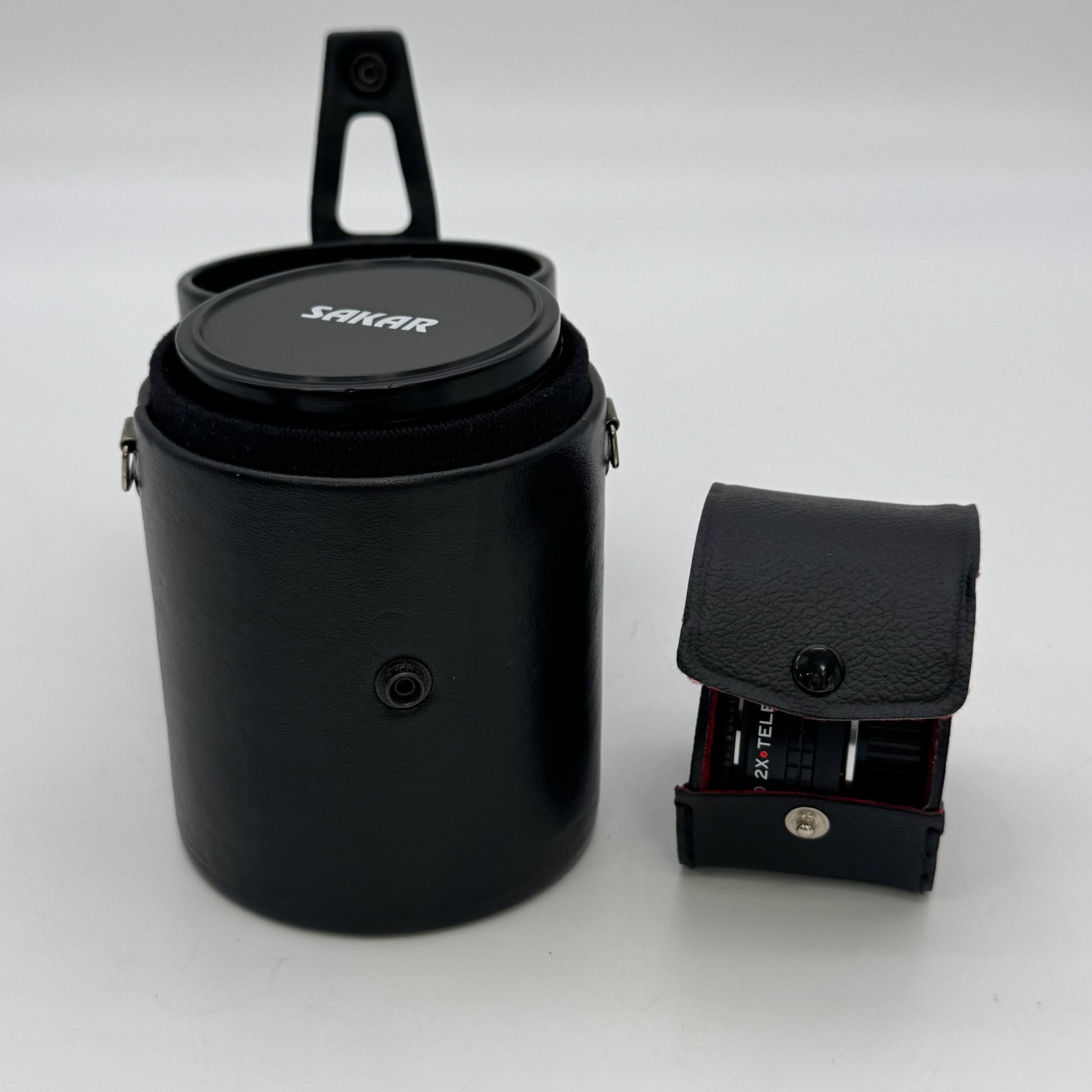 Sakar Macro Zoom 28-80mm f3.5-4.5 Camera Lens Black w/Accessories