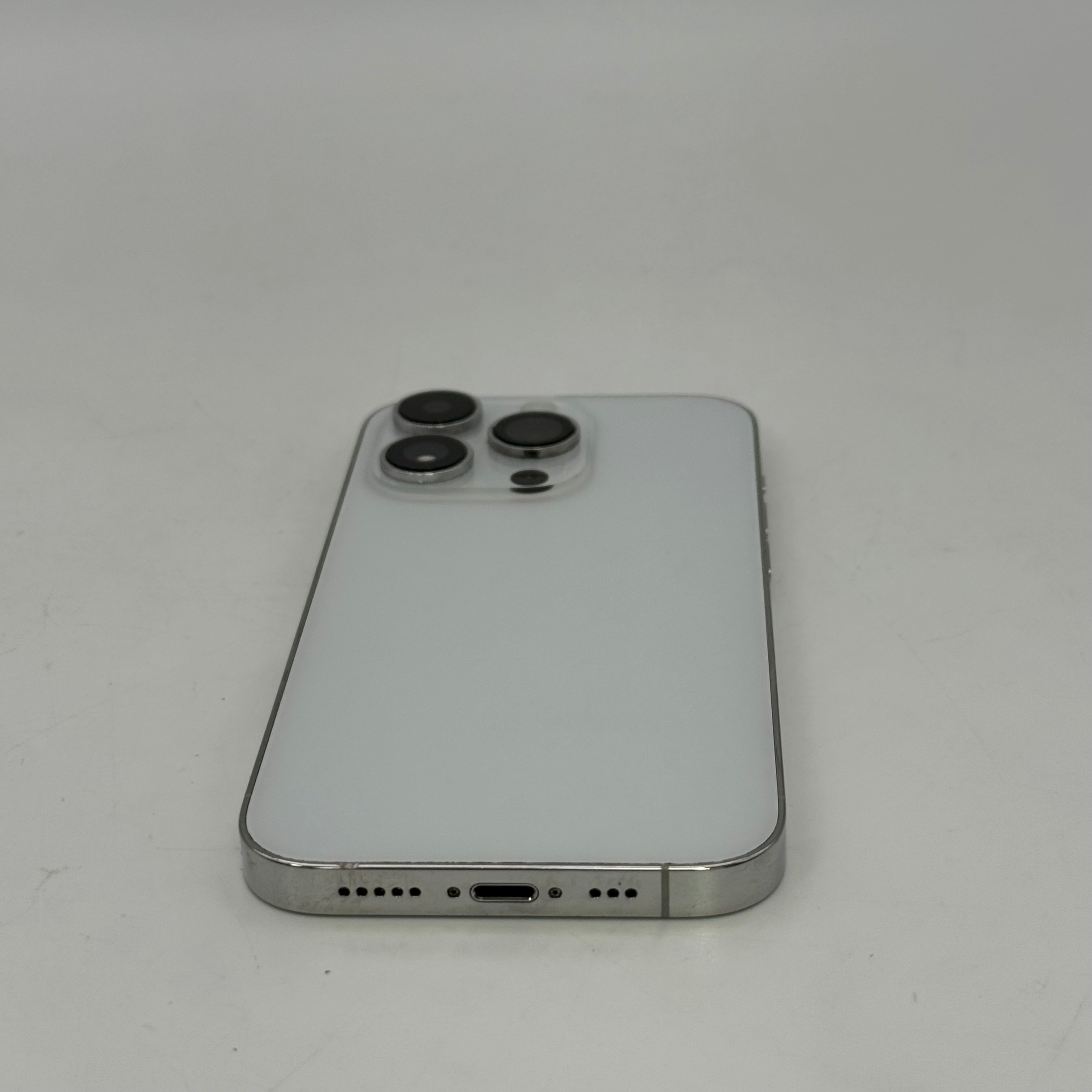 Apple iPhone 14 Pro MQ0X3LL/A 256GB White (Unlocked) 76% BH