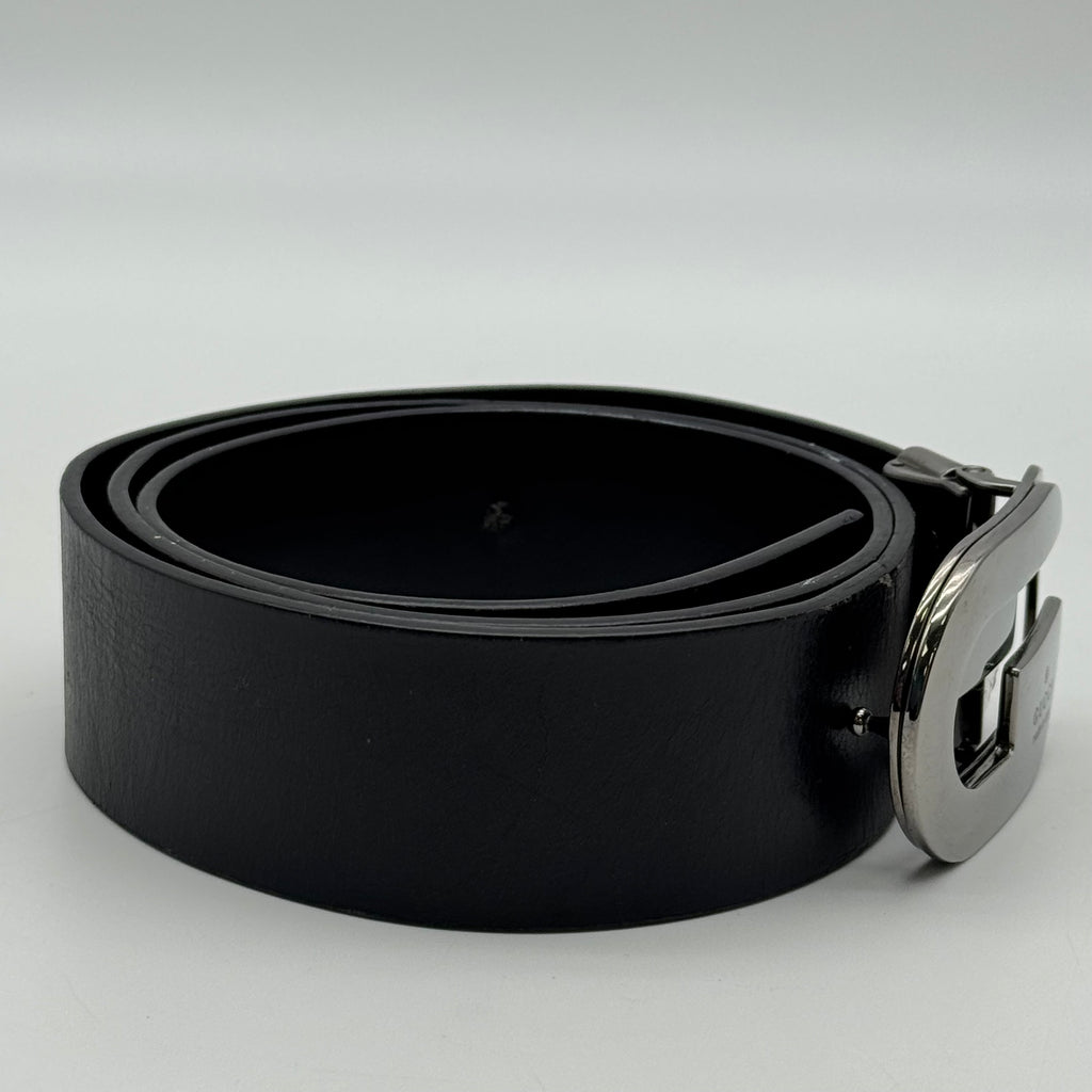 Gucci Black Leather Logo Buckle Belt Silver Hardware Made in Italy Authentic Pre-Owned