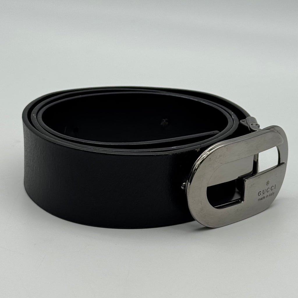 Gucci Black Leather Logo Buckle Belt Silver Hardware Made in Italy Authentic Pre-Owned