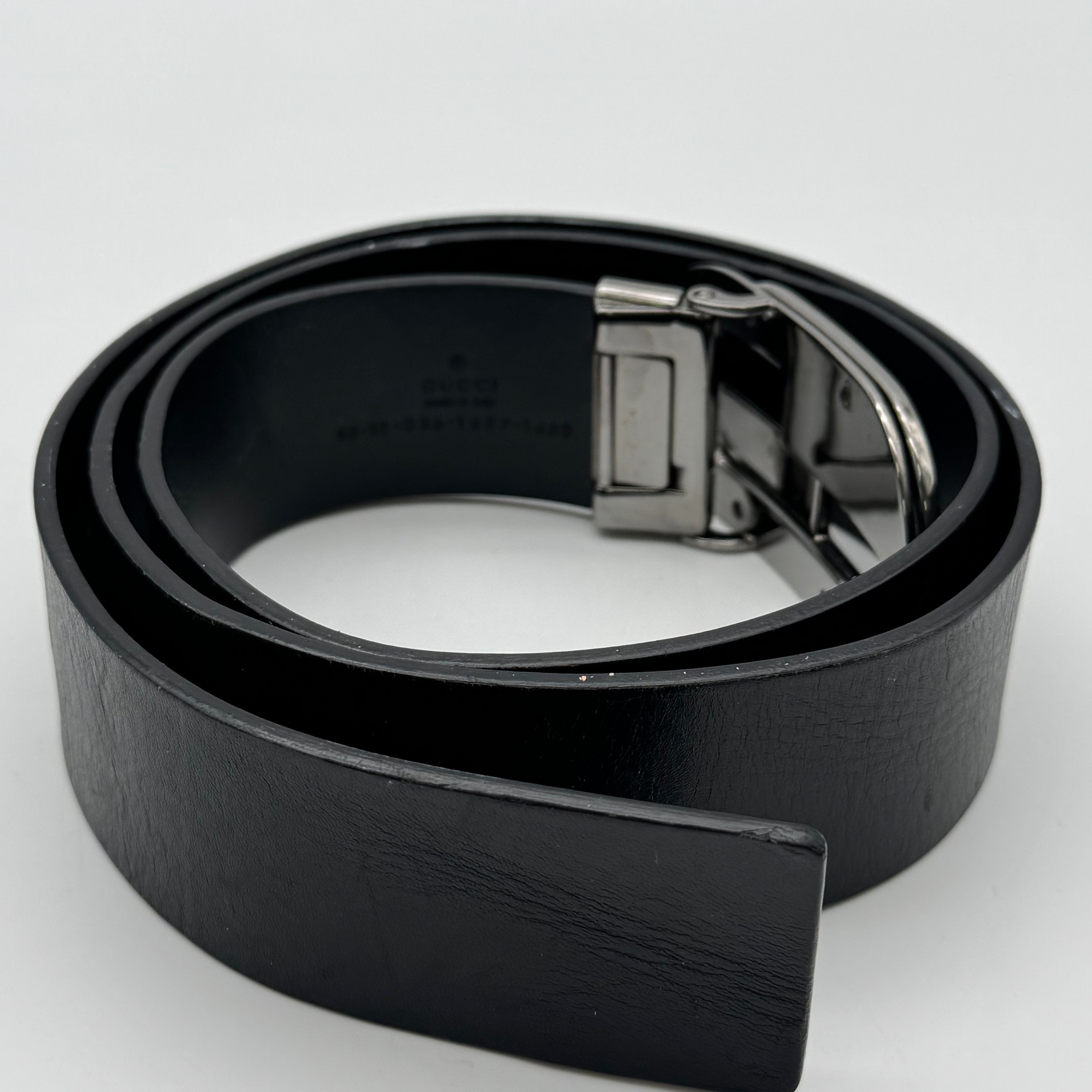 Gucci Black Leather Logo Buckle Belt Silver Hardware Made in Italy Authentic Pre-Owned