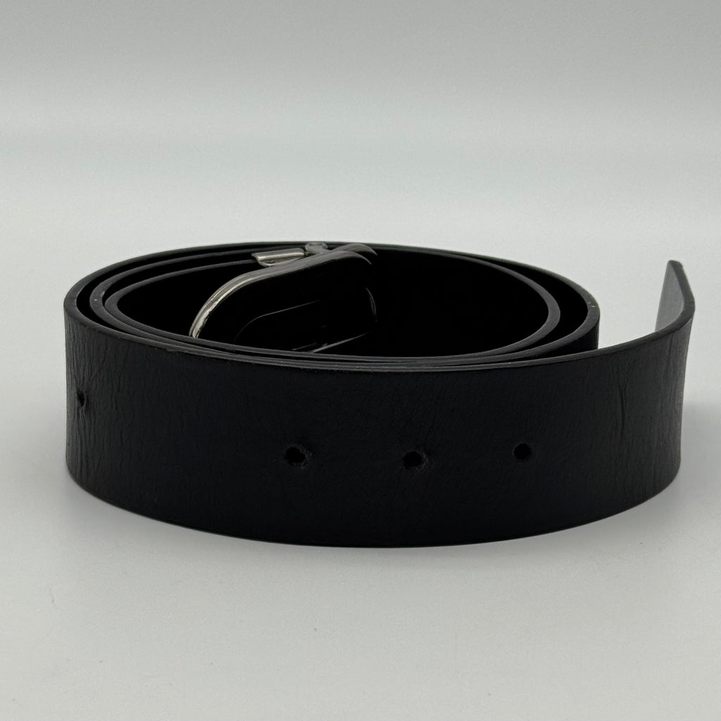 Gucci Black Leather Logo Buckle Belt Silver Hardware Made in Italy Authentic Pre-Owned