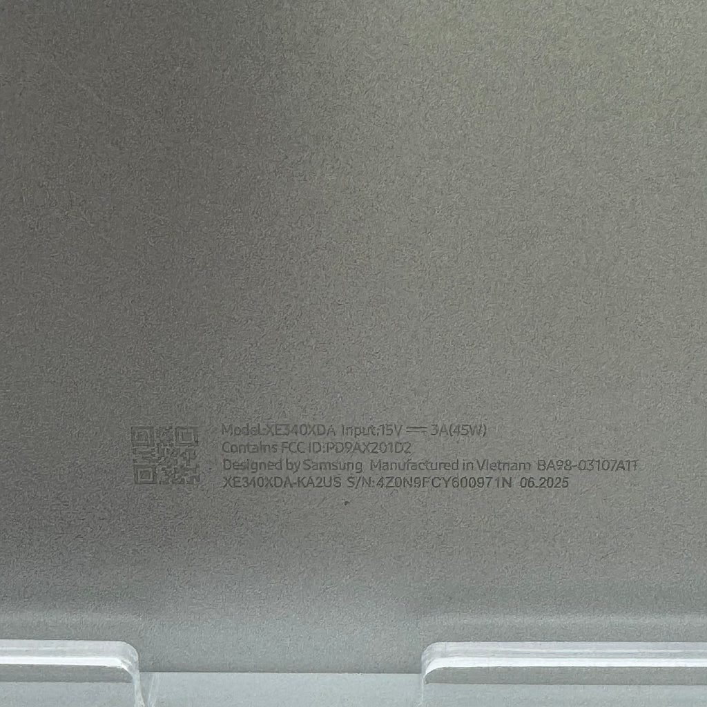 Samsung Chromebook XE340XDA 14-inch Intel Celeron 4GB 32GB Silver + Case
