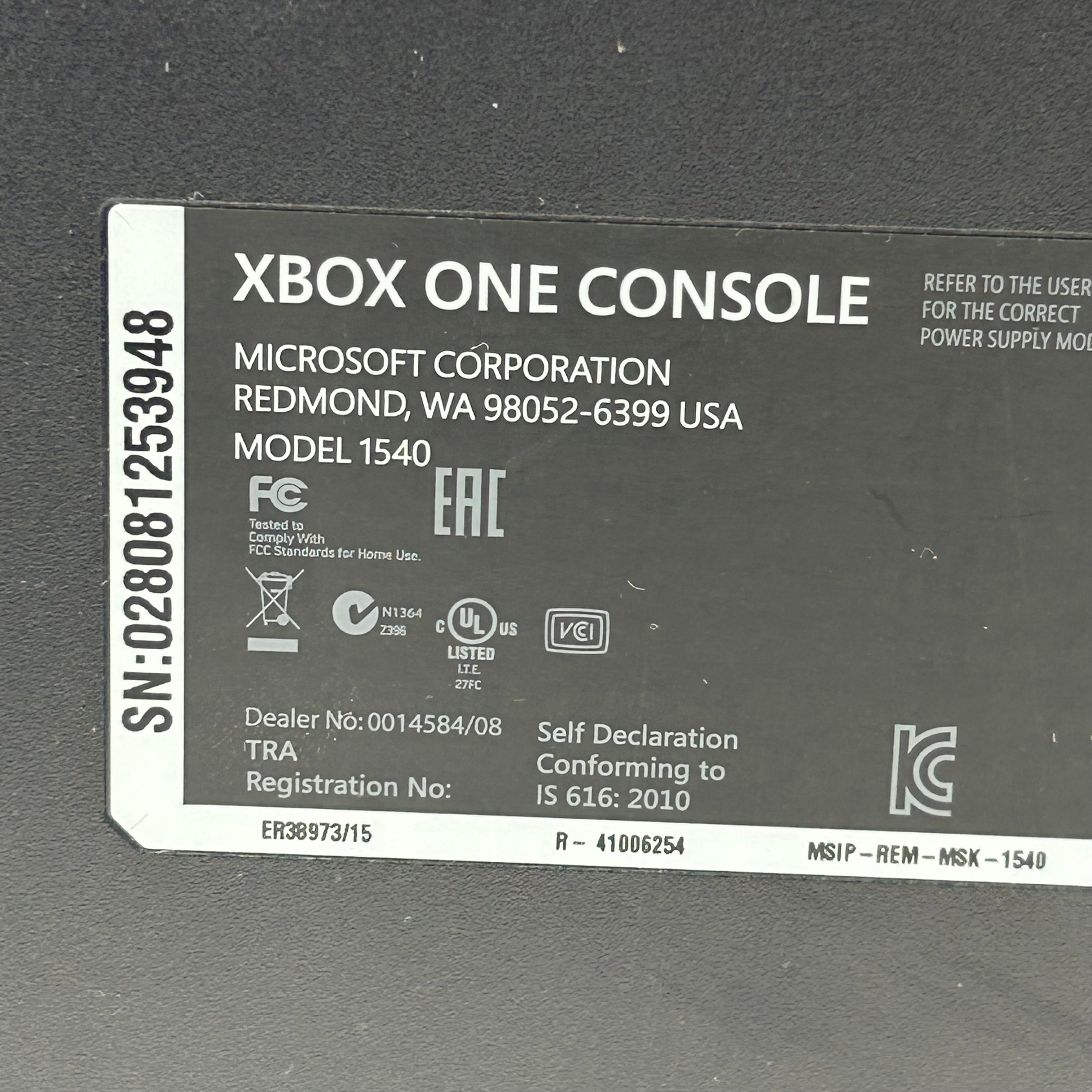 Microsoft Xbox One 1540 2013 Console Bundle with 7 Games