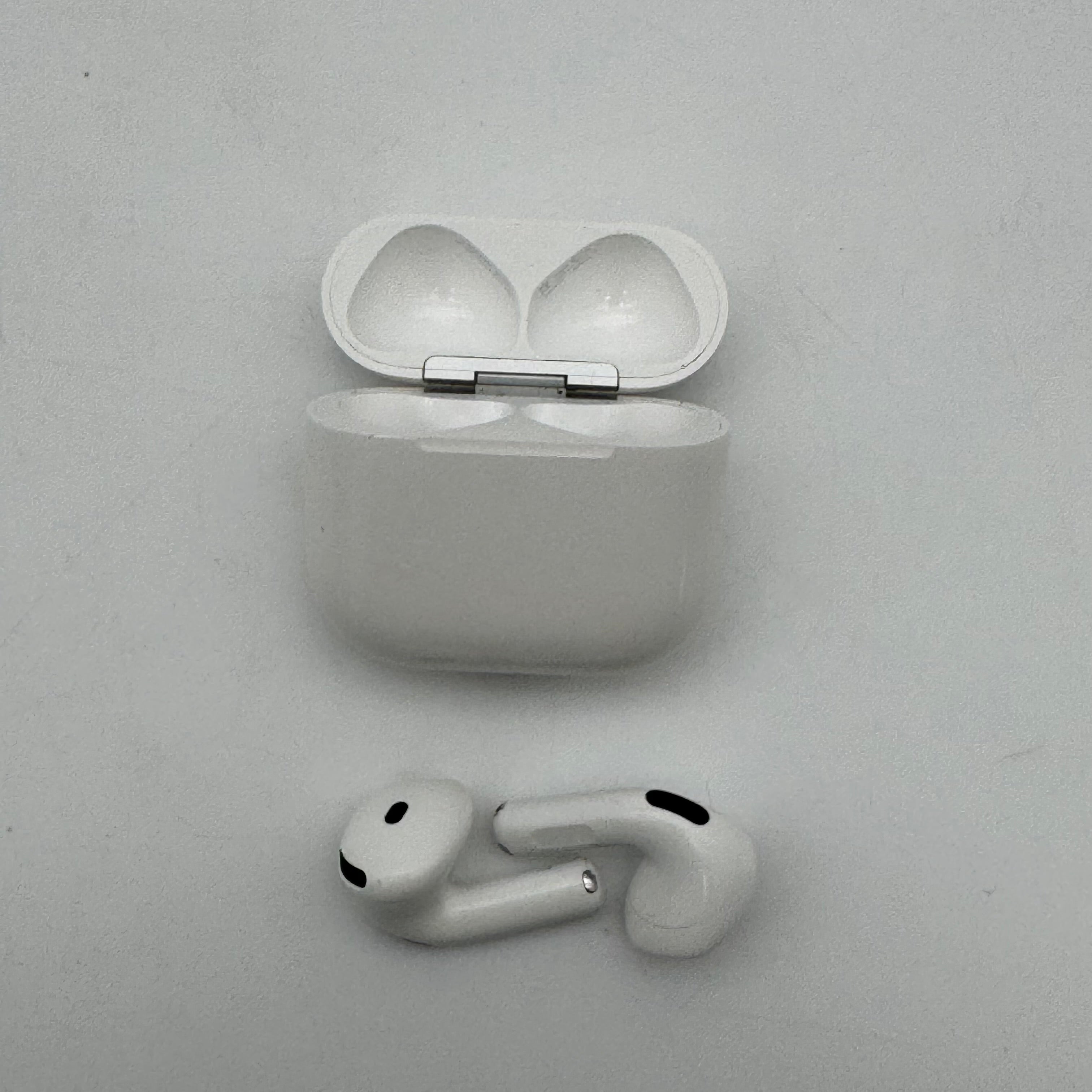 Apple AirPods (4th Gen) Complete Set A3058 A3050 A3053