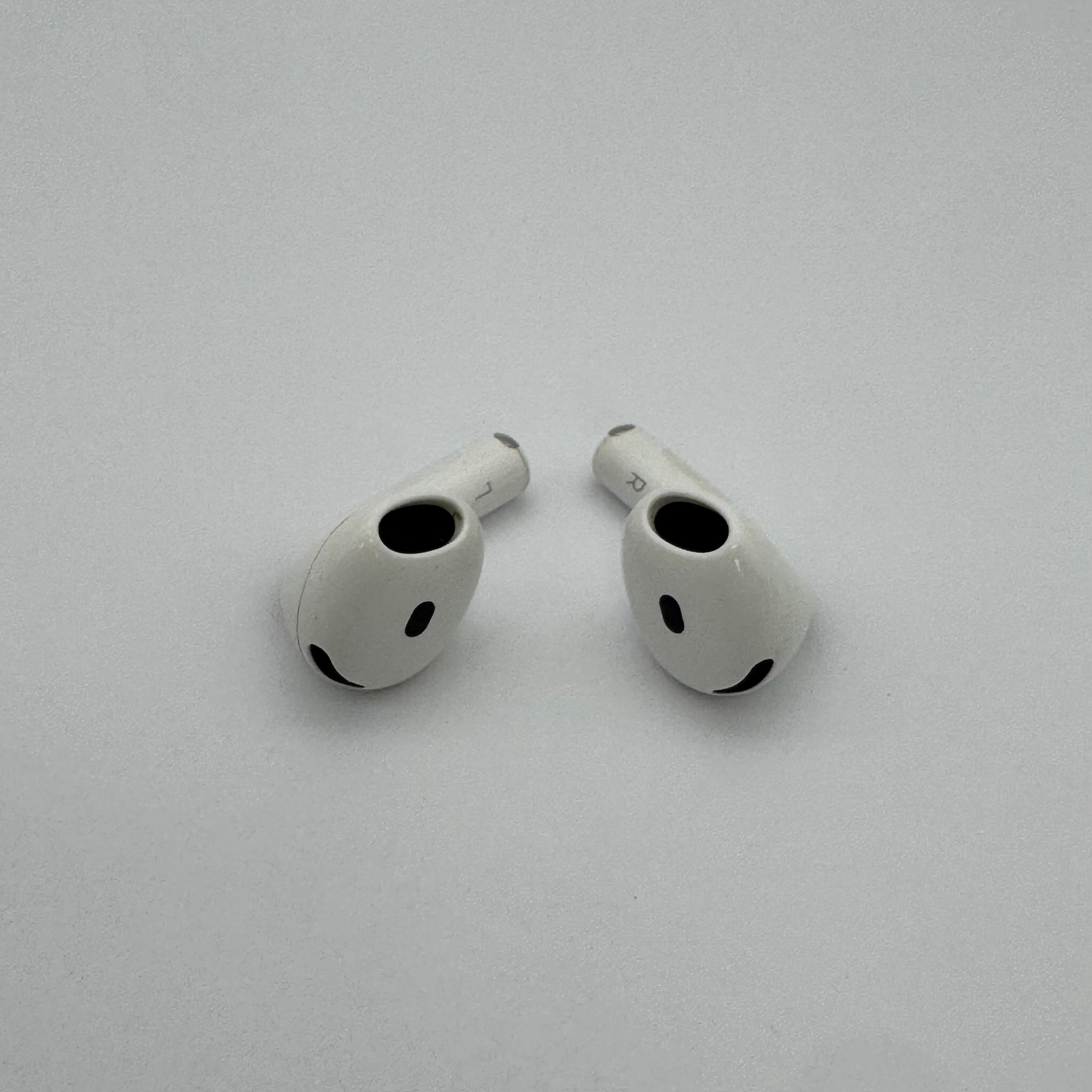 Apple AirPods (4th Gen) Complete Set A3058 A3050 A3053