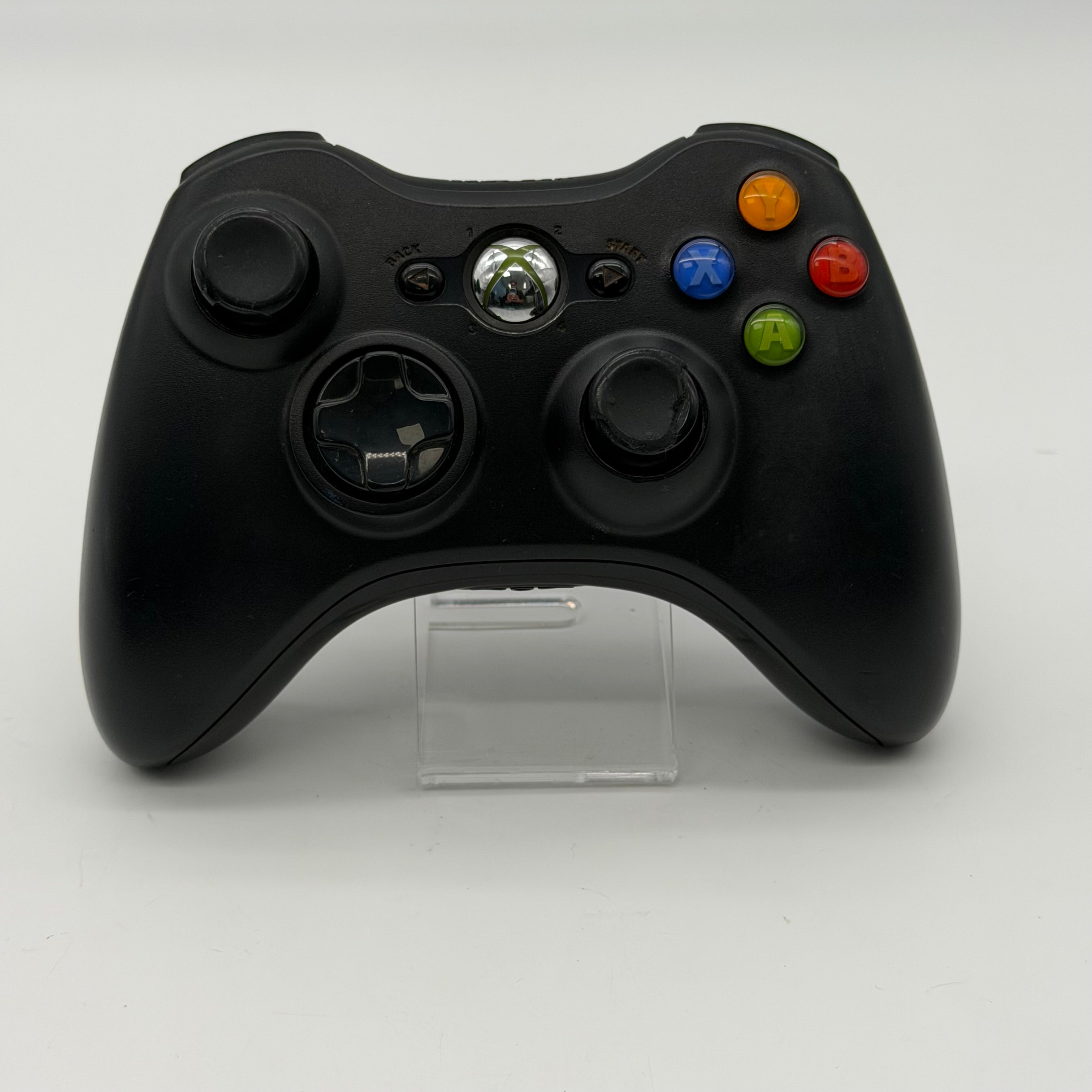 Microsoft Xbox 360 S (1439) 2010 Black 4GB + Kinect Sensor + 4 Games