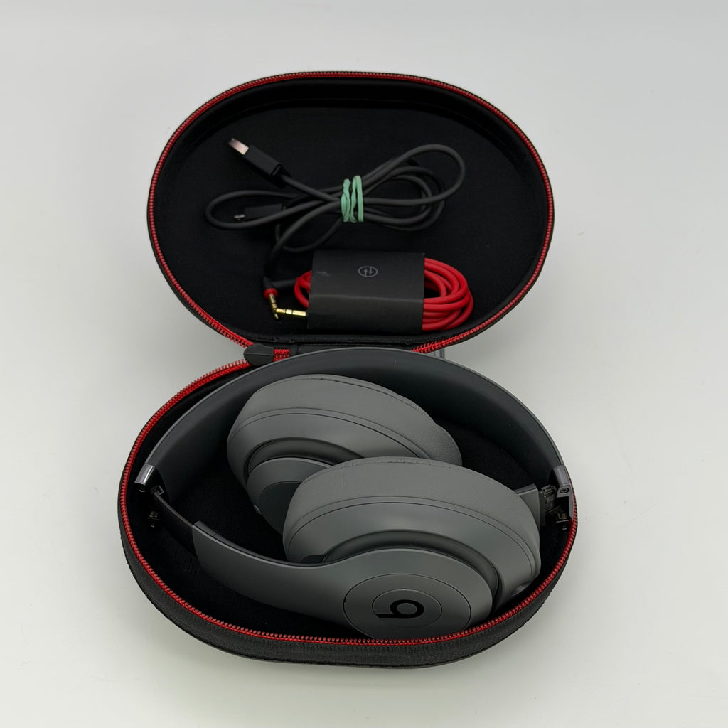Beats by Dr. Dre Studio3 Wireless Over-Ear Headphones Gray