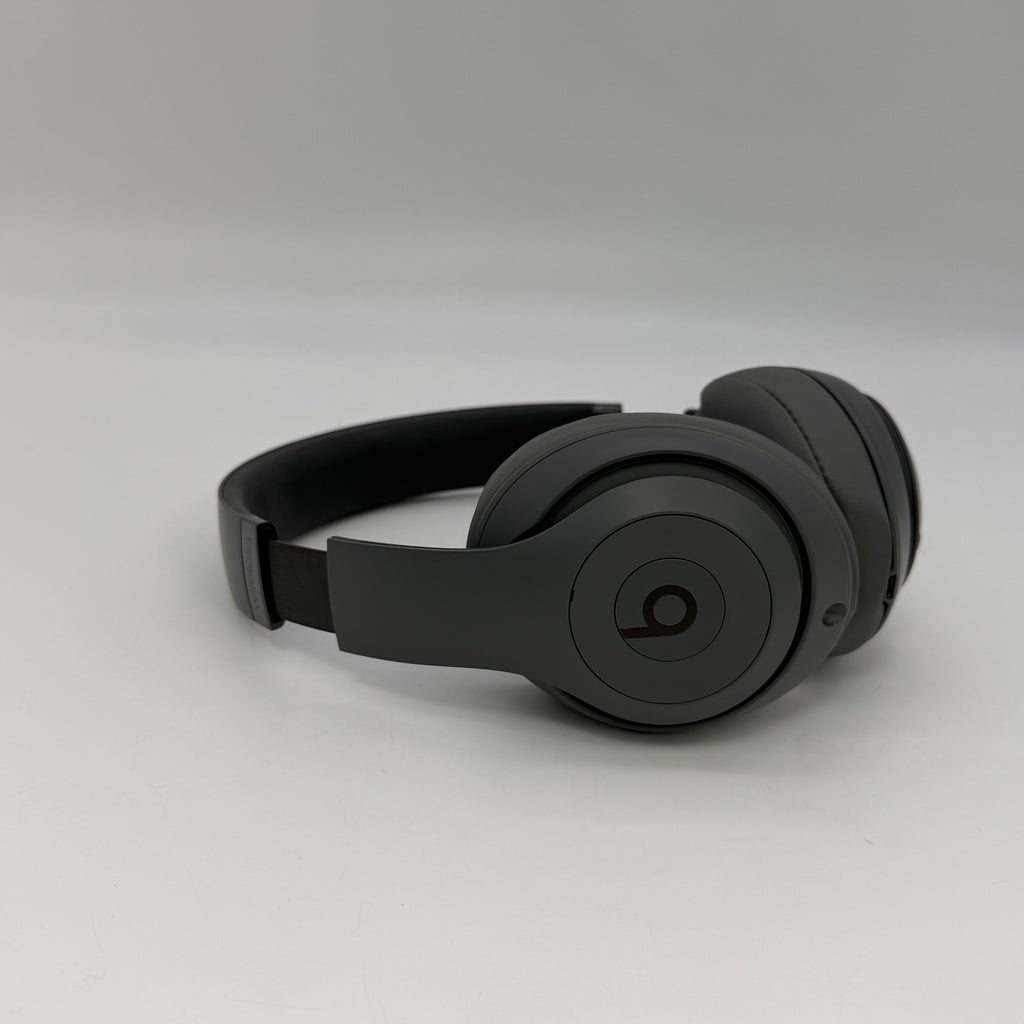 Beats by Dr. Dre Studio3 Wireless Over-Ear Headphones Gray