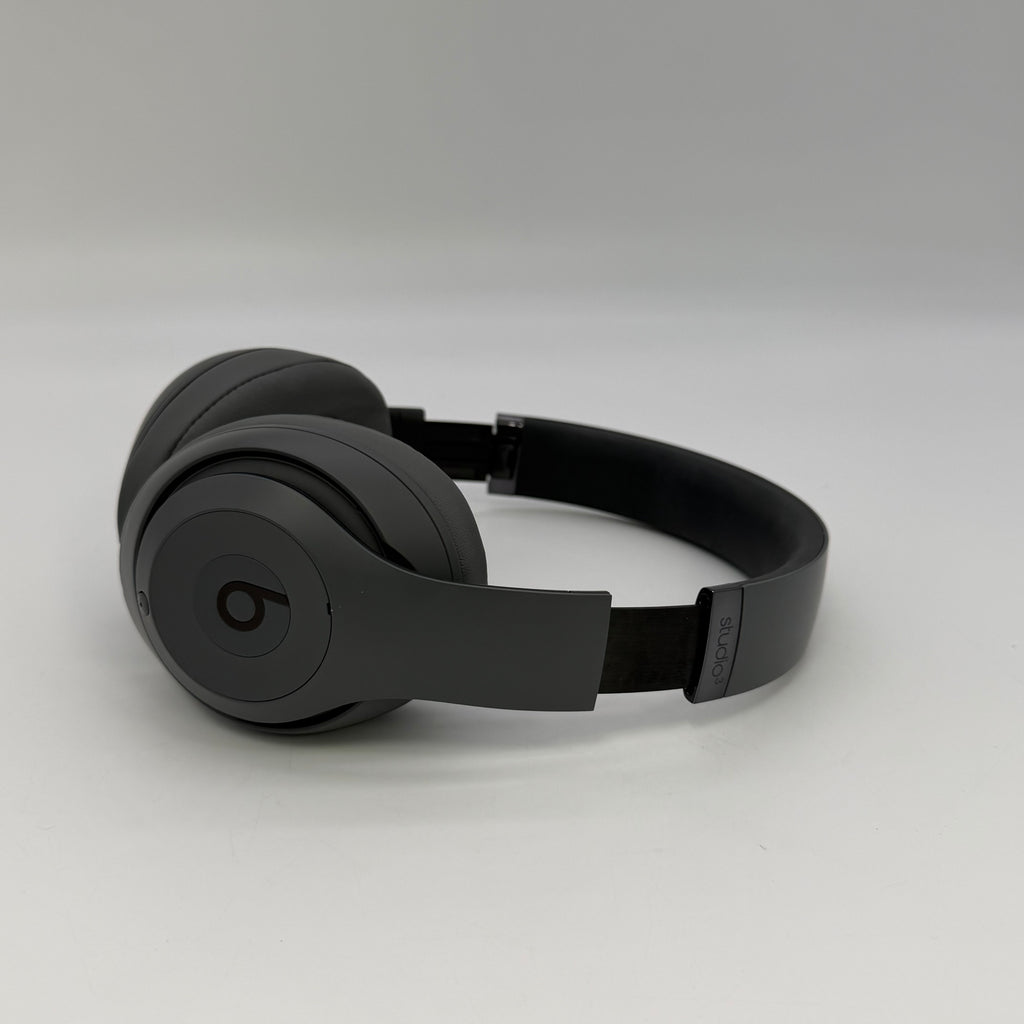 Beats by Dr. Dre Studio3 Wireless Over-Ear Headphones Gray