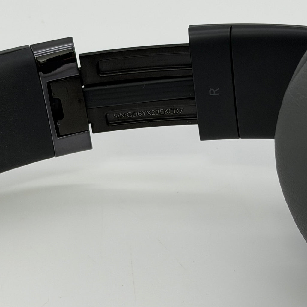 Beats by Dr. Dre Studio3 Wireless Over-Ear Headphones Gray