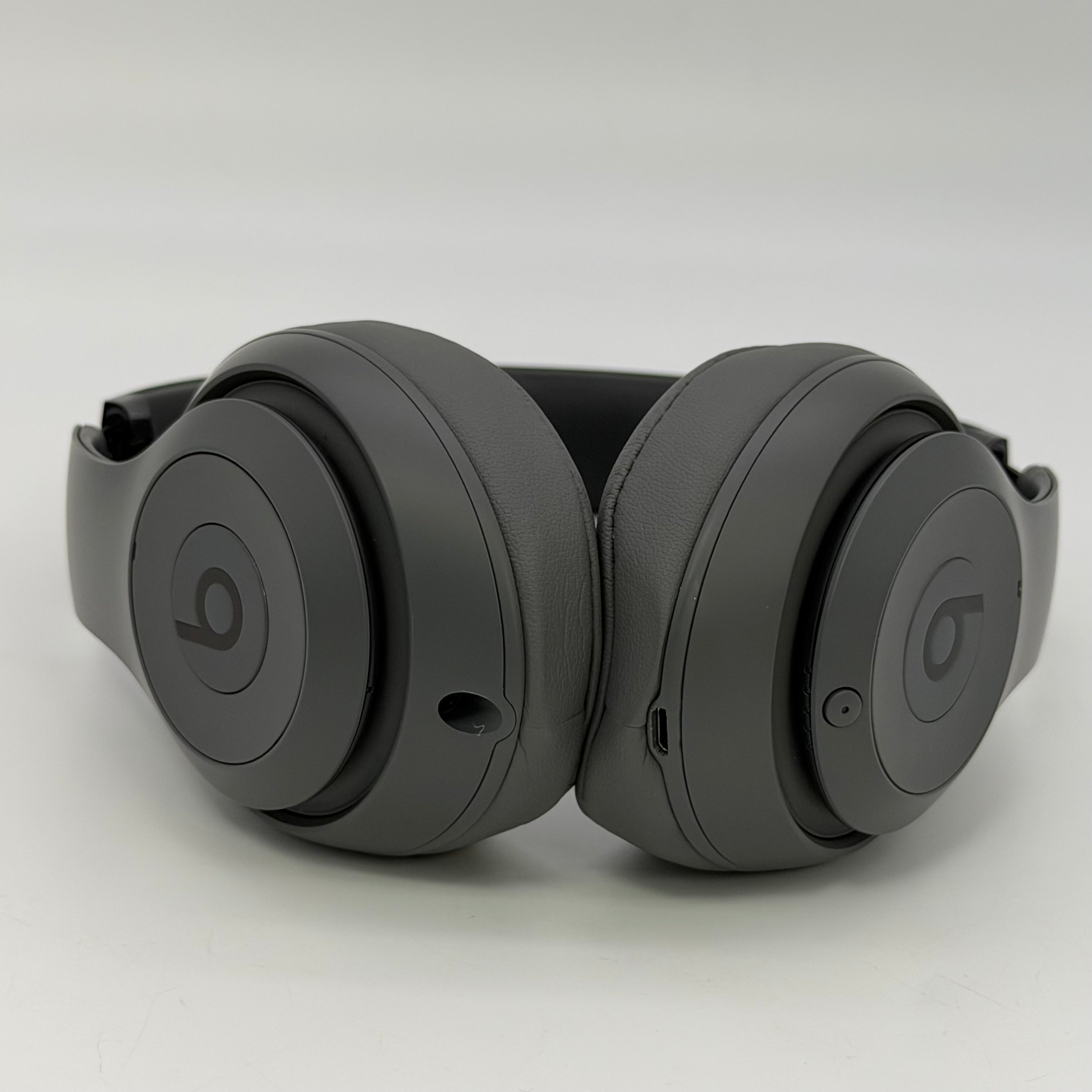 Beats by Dr. Dre Studio3 Wireless Over-Ear Headphones Gray