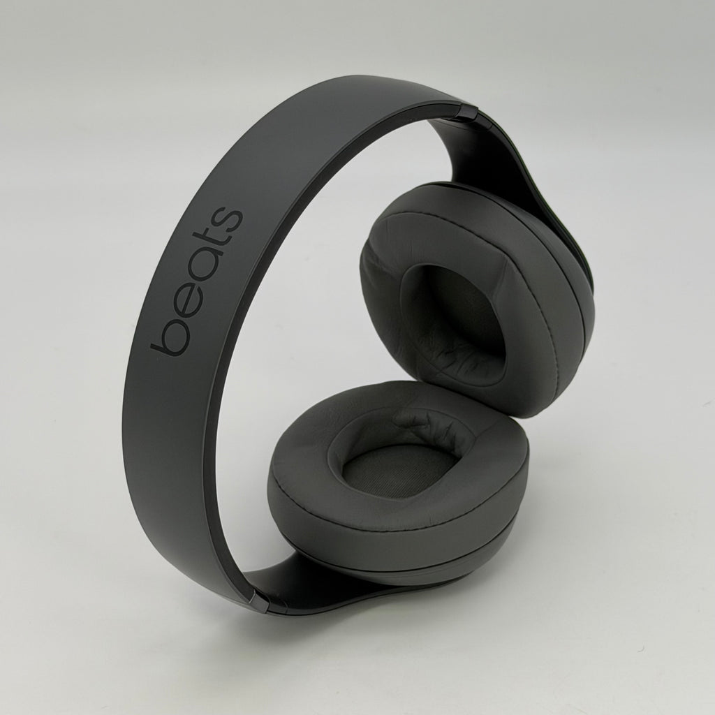 Beats by Dr. Dre Studio3 Wireless Over-Ear Headphones Gray