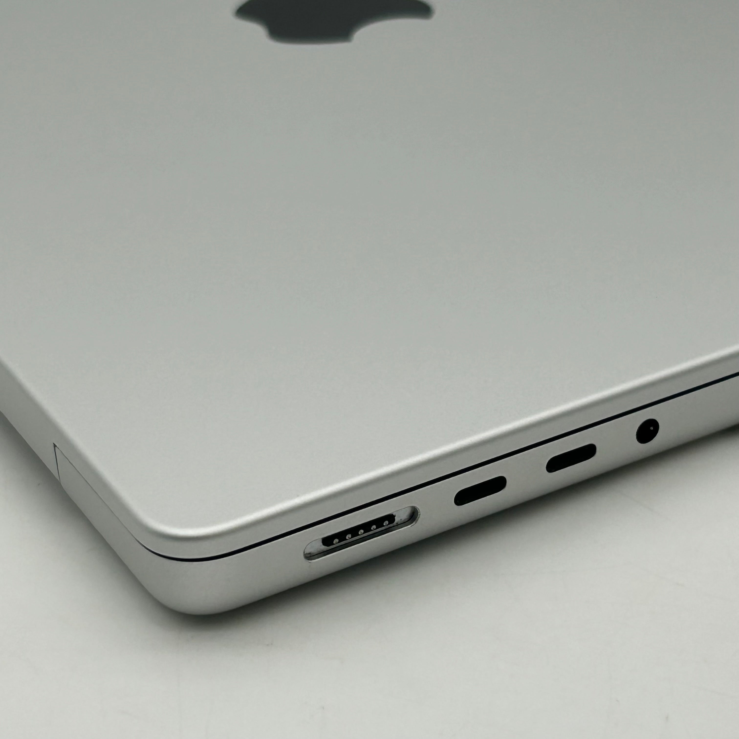 Apple MacBook Pro 14" M4 4.4GHz 16GB RAM 1TB SSD A3112 100%BH - OPEN BOX