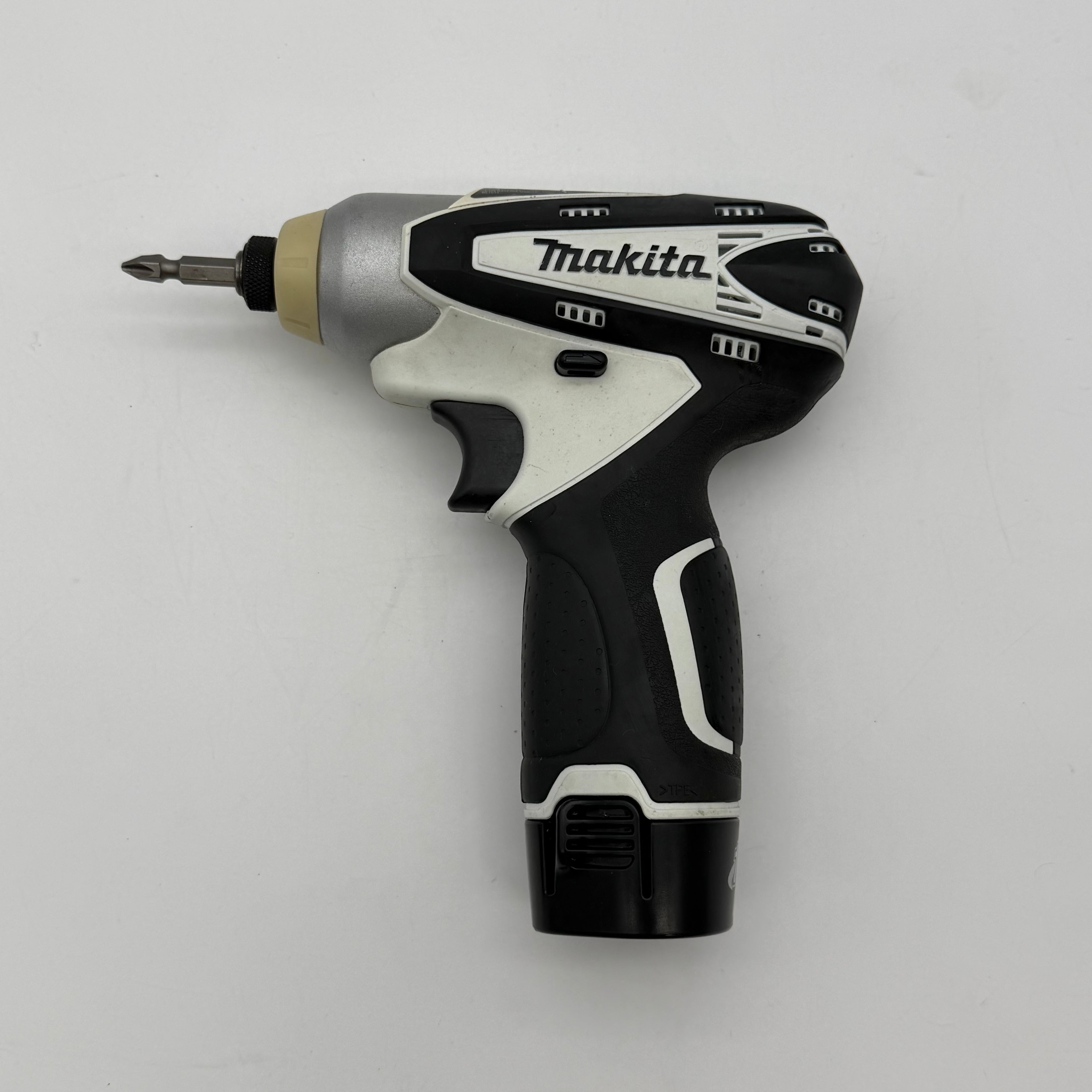 Makita DT01 7.2V Cordless Impact Driver Kit w/ Charger & 2 BL1014 Battery Tested