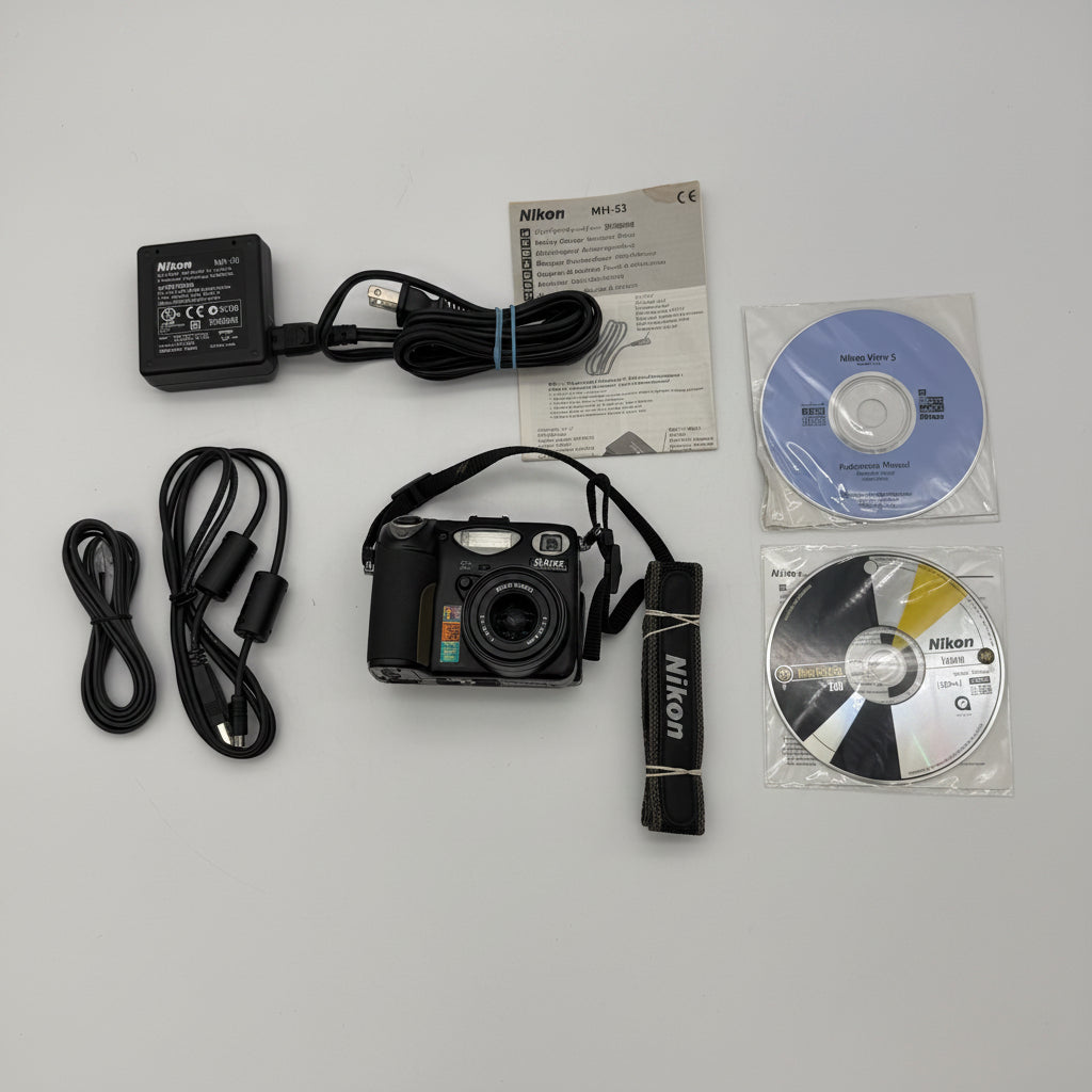 Nikon COOLPIX 5000 5.0MP - Untested