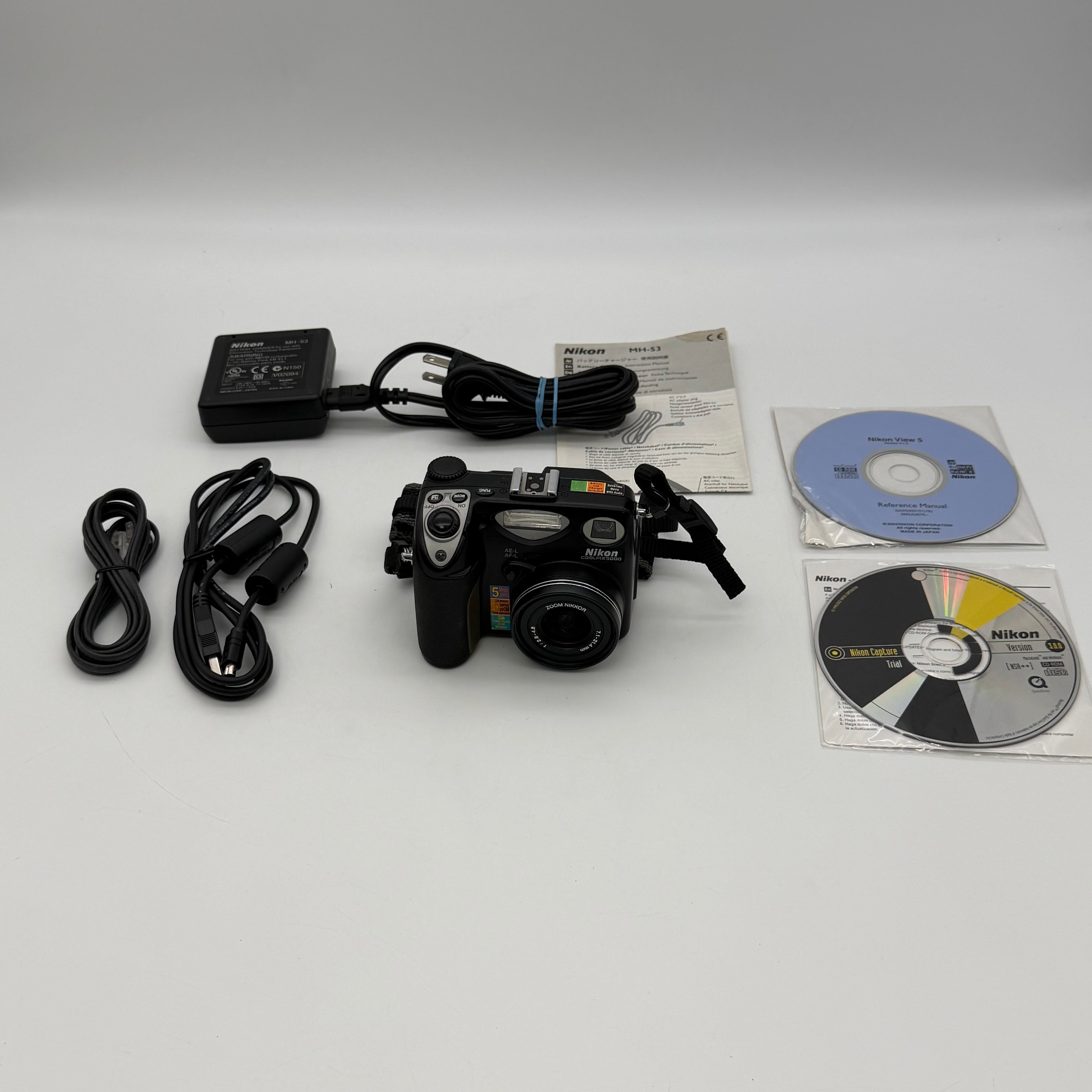 Nikon COOLPIX 5000 5.0MP - Untested