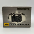 Nikon COOLPIX 5000 5.0MP - Untested