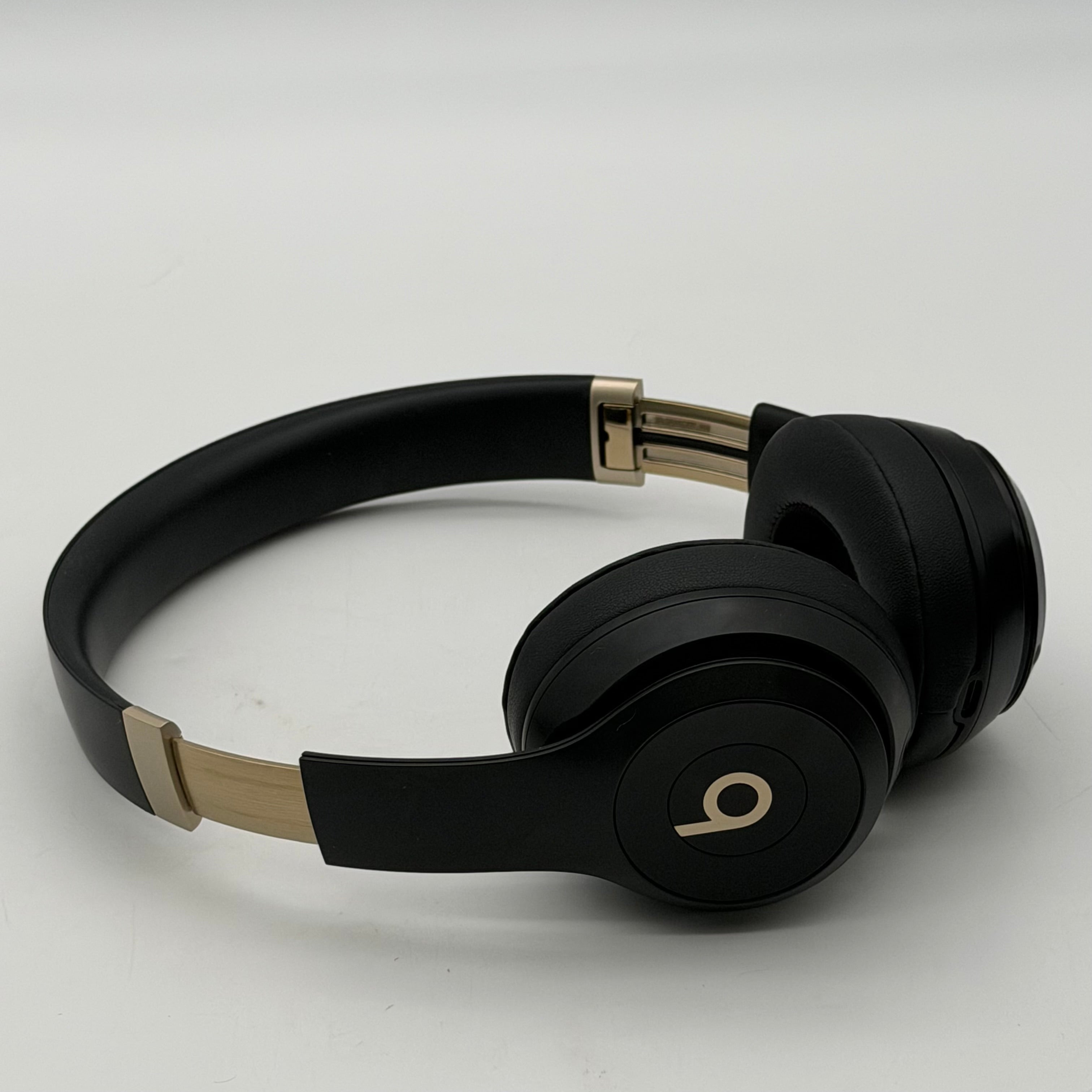 Beats Solo4 Wireless On-Ear Bluetooth Headphones Black MUW33LL/A