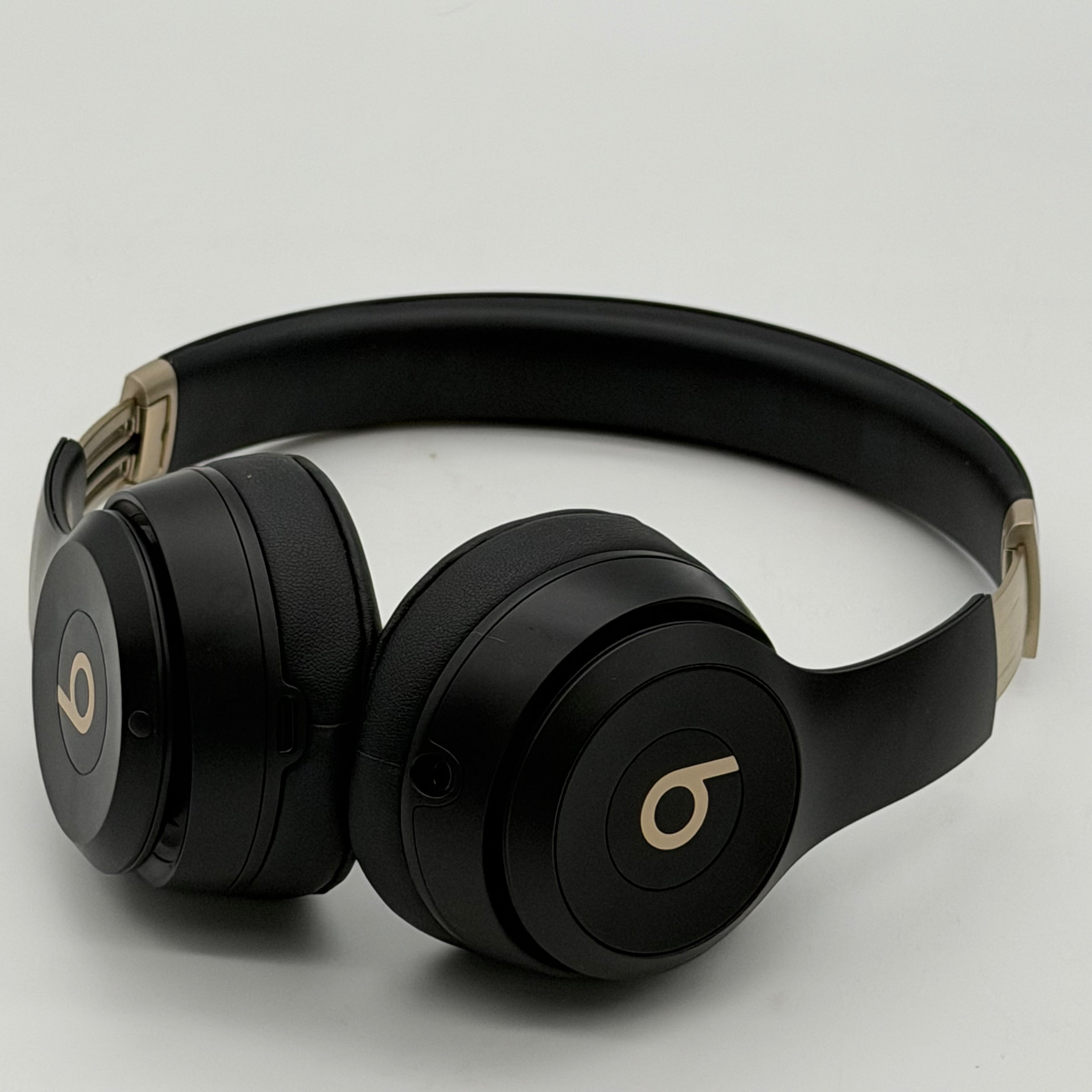 Beats Solo4 Wireless On-Ear Bluetooth Headphones Black MUW33LL/A