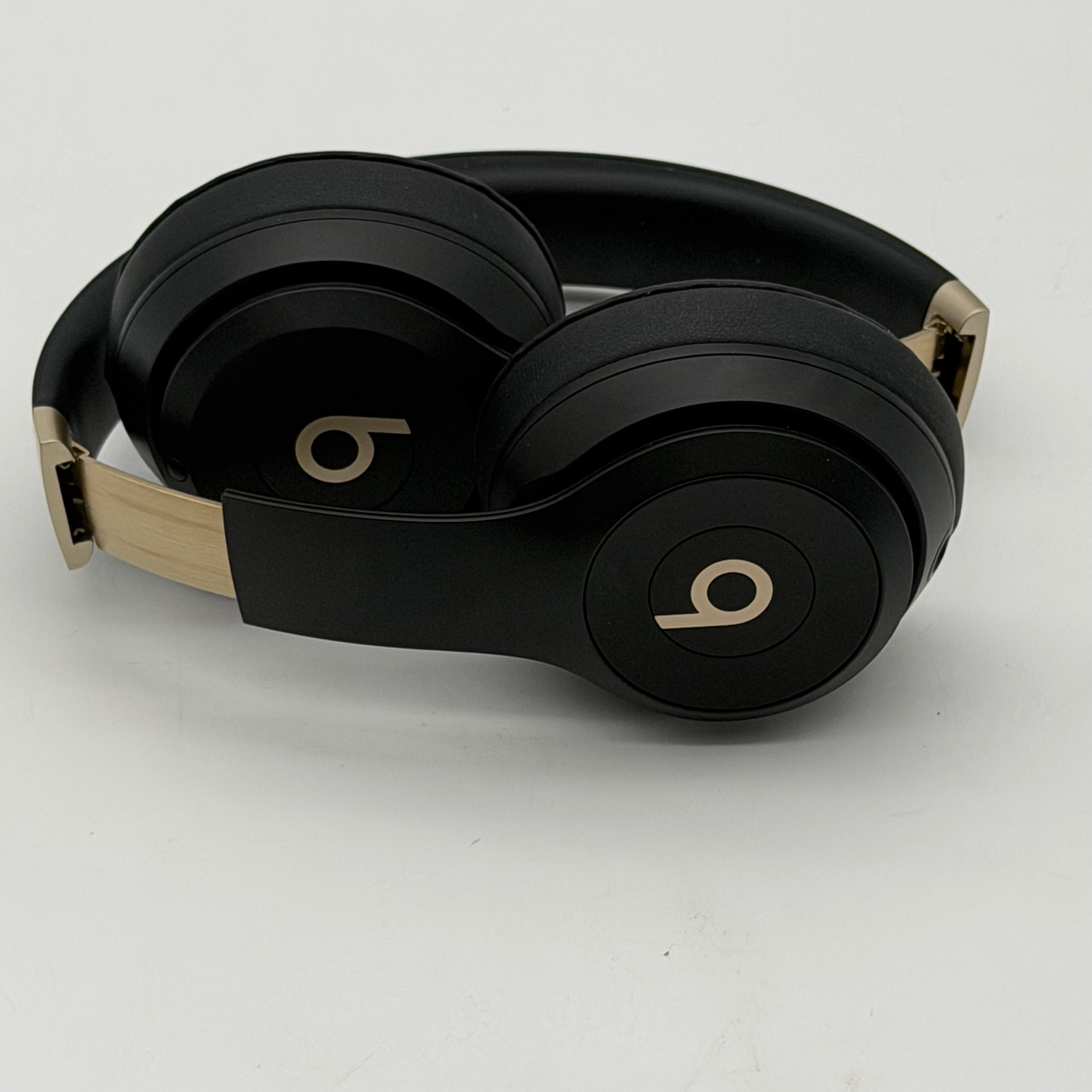 Beats Solo4 Wireless On-Ear Bluetooth Headphones Black MUW33LL/A