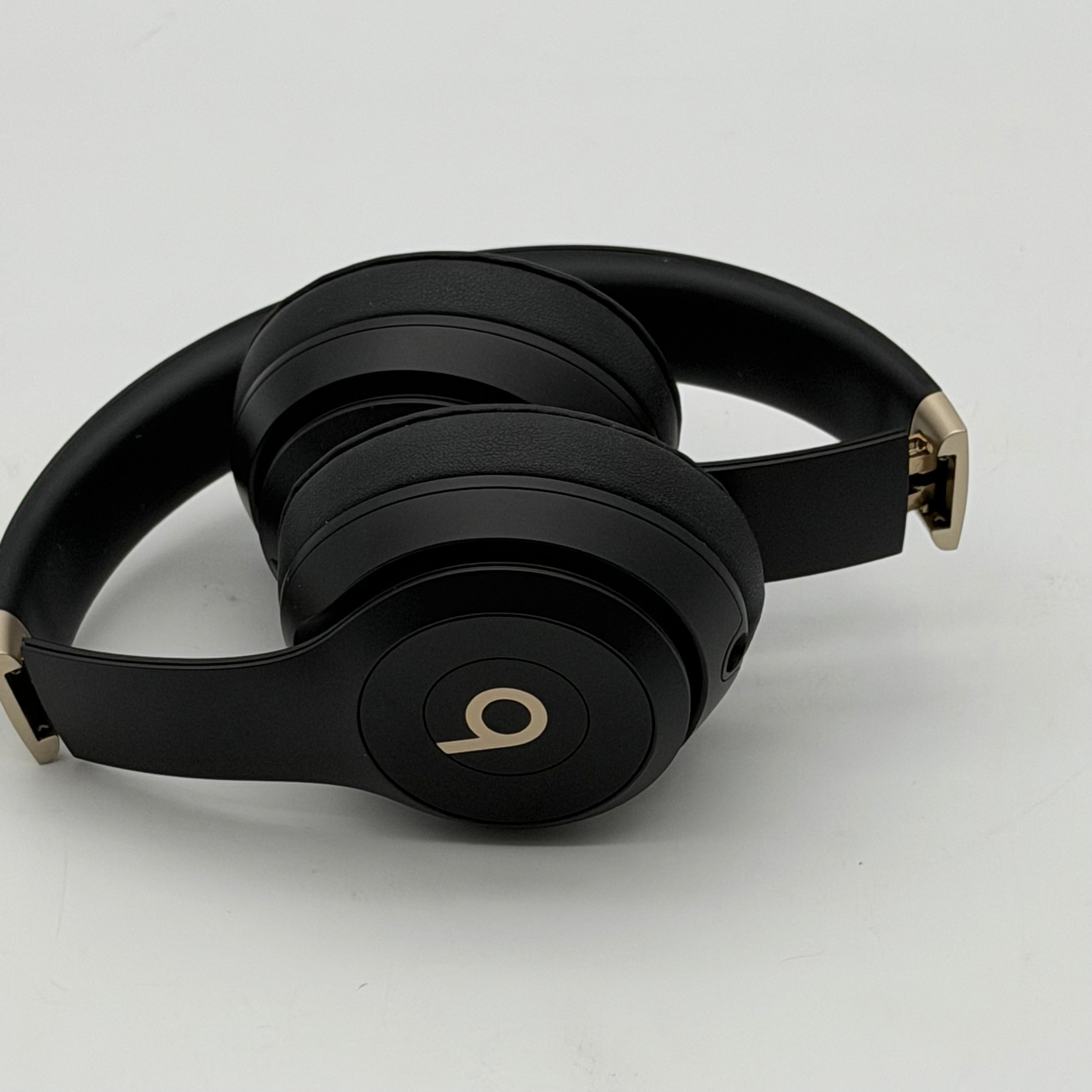 Beats Solo4 Wireless On-Ear Bluetooth Headphones Black MUW33LL/A