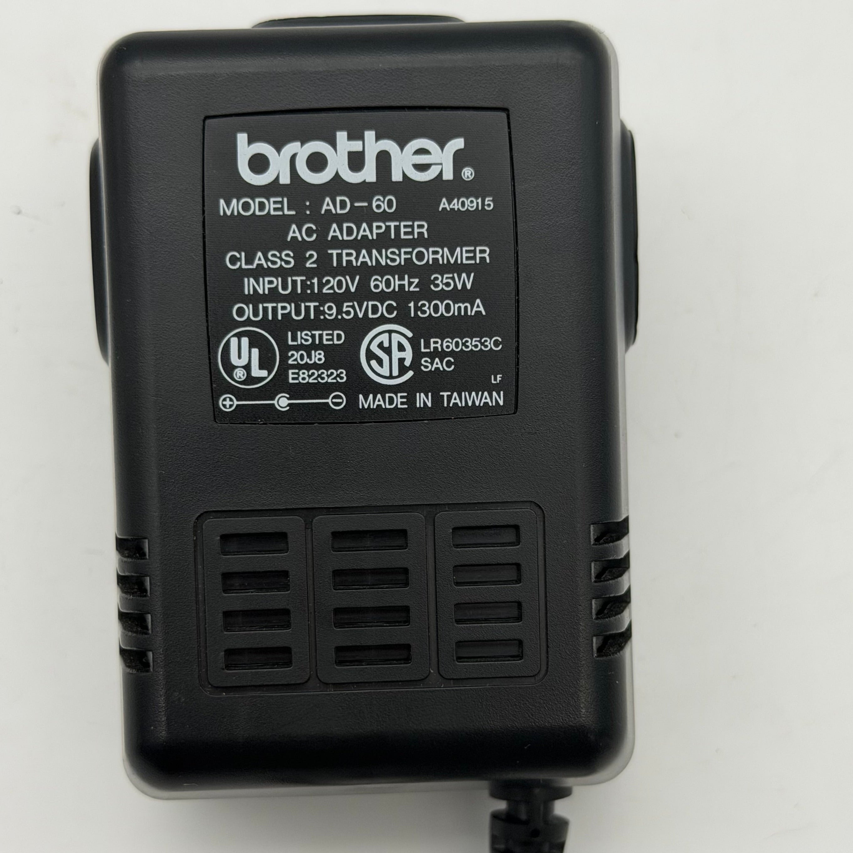 Brother P-Touch PT-2210 / PT-2200 Deluxe Label Maker with tape - Tested